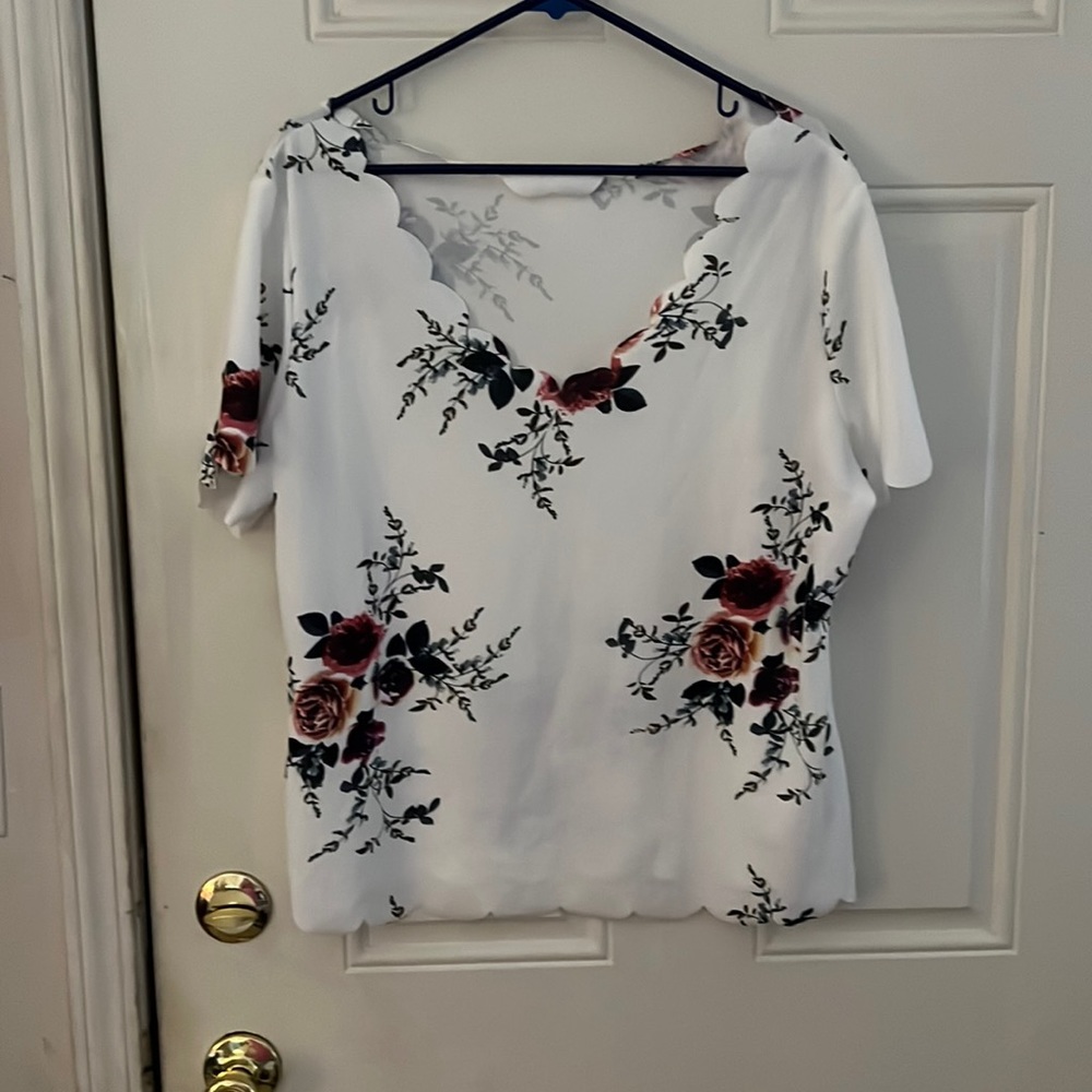 Shein 4XL but fits like a 2XL blouse